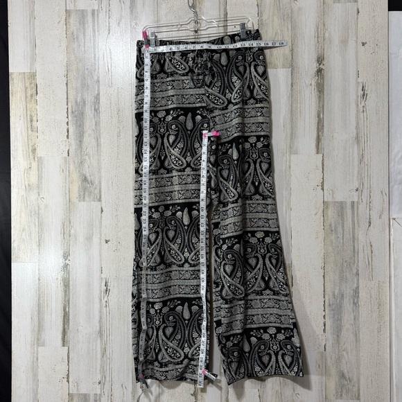 Stoosh Black and White Paisley Wide Leg Pants - Picture 2 of 9